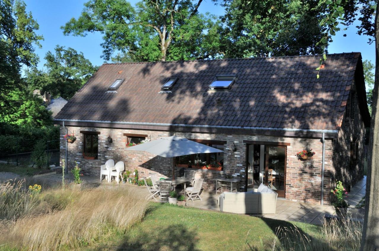 Suite Familiale Avec 2 Chambres Dans Une Villa - Quartier Vert Et Boise - 5 Kms De นามูร์ ภายนอก รูปภาพ