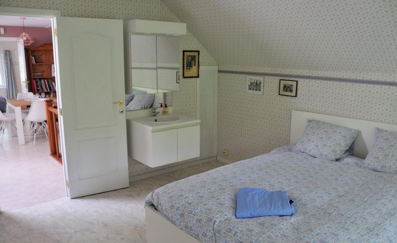 Suite Familiale Avec 2 Chambres Dans Une Villa - Quartier Vert Et Boise - 5 Kms De นามูร์ ภายนอก รูปภาพ