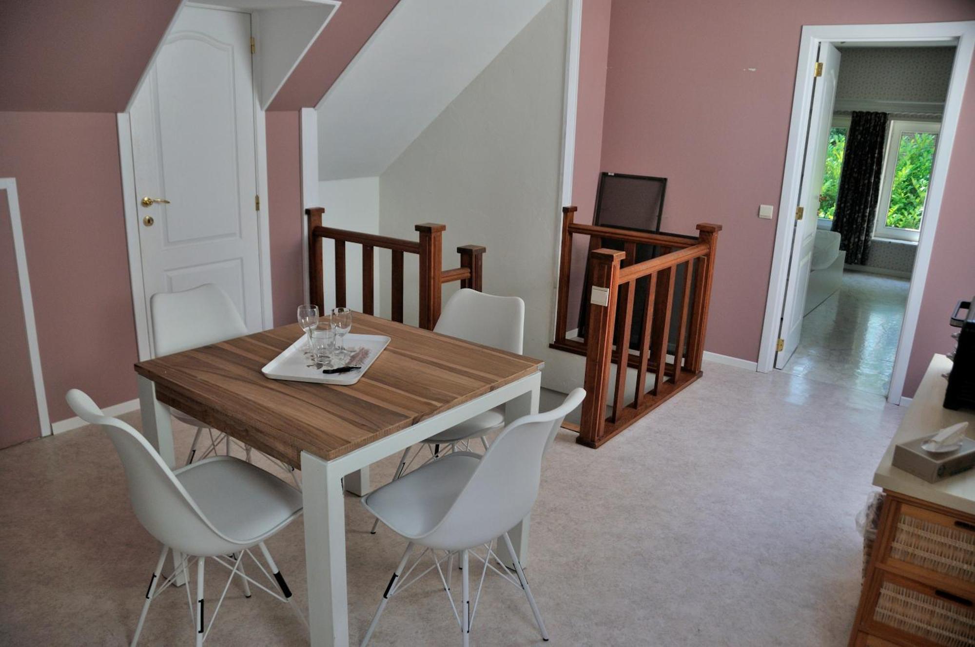 Suite Familiale Avec 2 Chambres Dans Une Villa - Quartier Vert Et Boise - 5 Kms De นามูร์ ภายนอก รูปภาพ